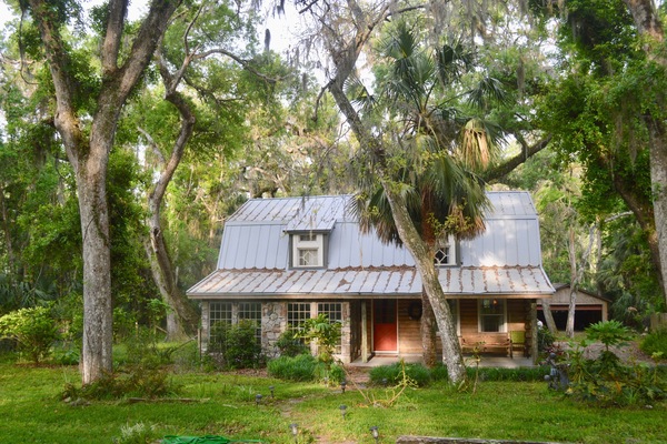 2 Acres paradise short walk to beach and short drive to TPC