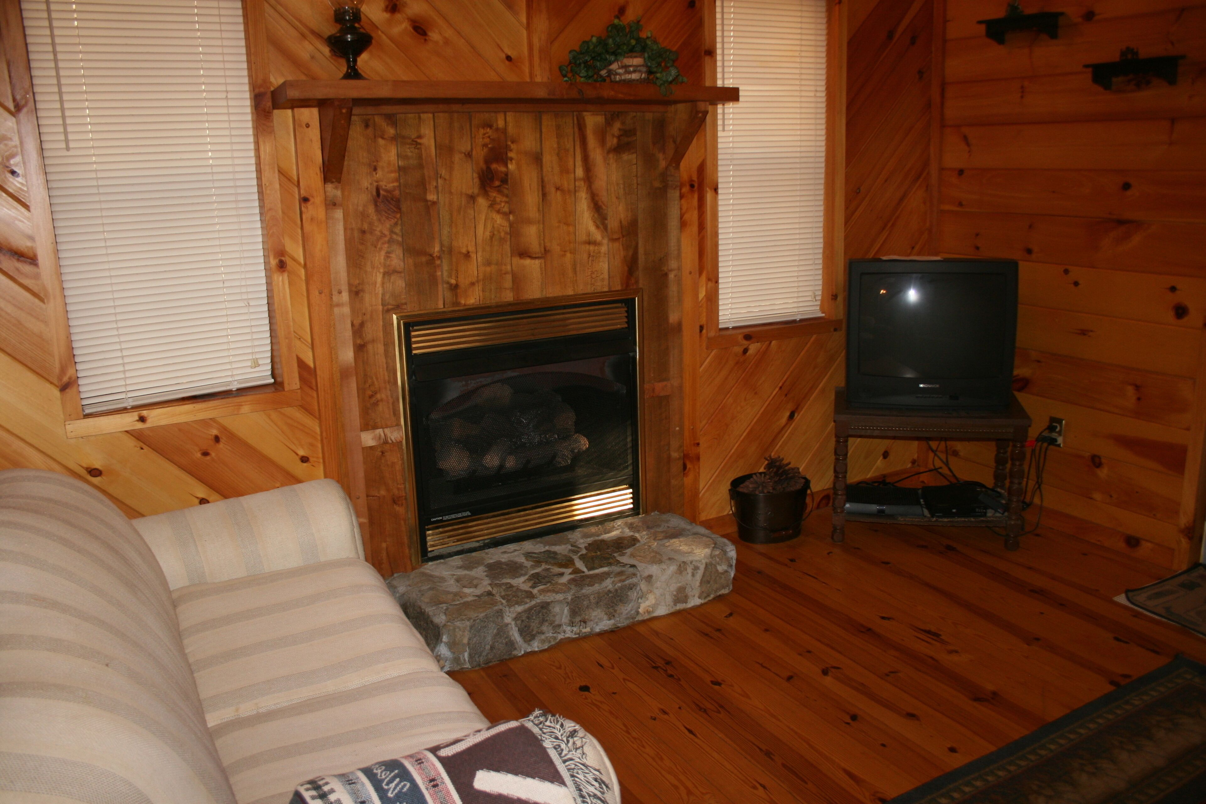 Private, Secluded, Relaxing Cabin.
ASK ABOUT WEDDING OPPORTUNITIES!