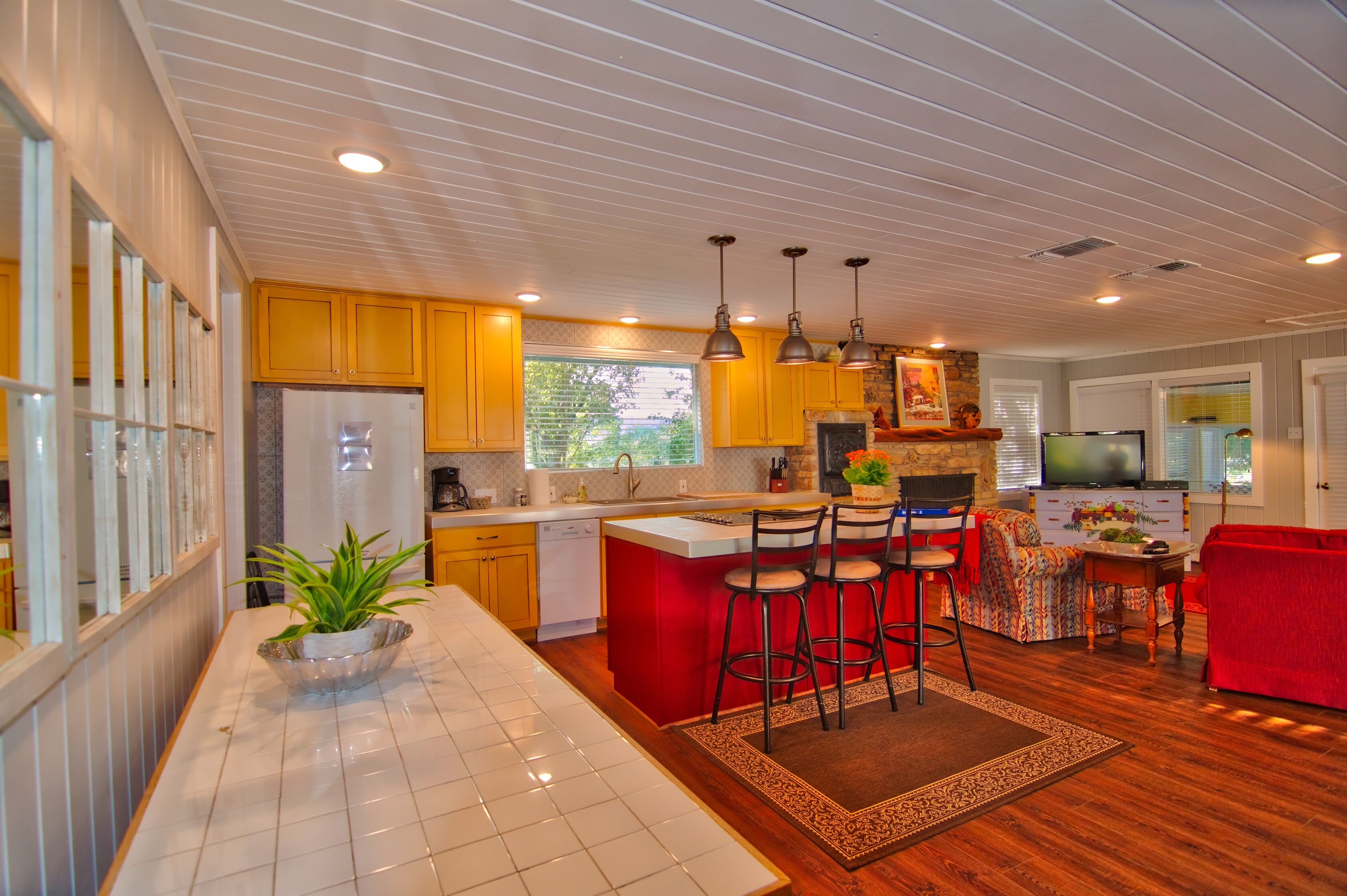 Keep Cozy at Cool Waters -  Located Before the Big Granite Rock, Boat In/Out!