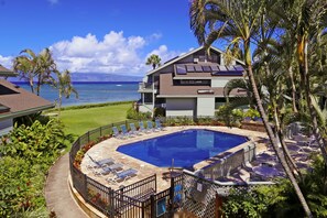 Pool - Breathtaking Transformation!  Luxury 3-BR Oceanfront Condo (Lahaina)