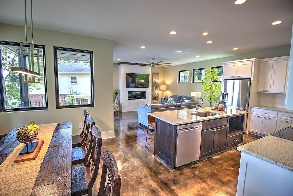 Luxury Waterfront Home with Amazing views! November special 10%