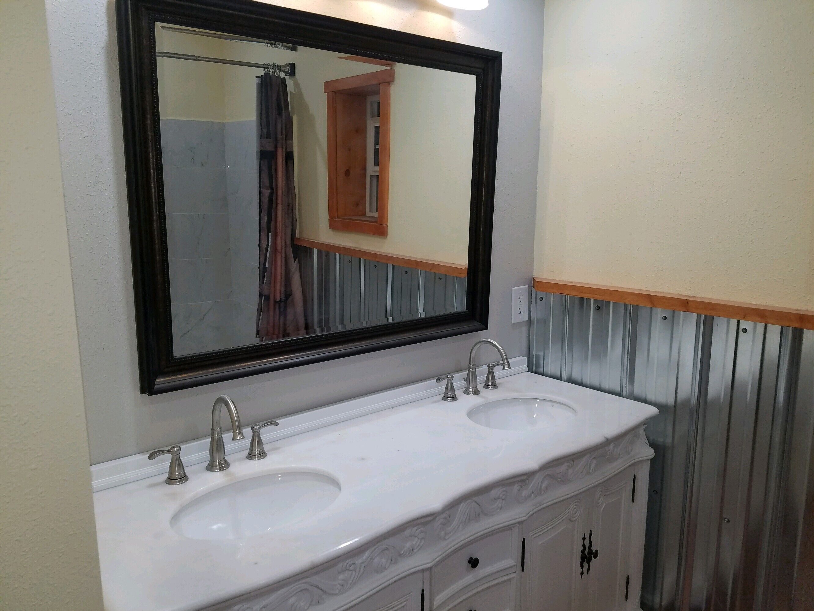 Horsing Around In The Barn (Pet friendly)