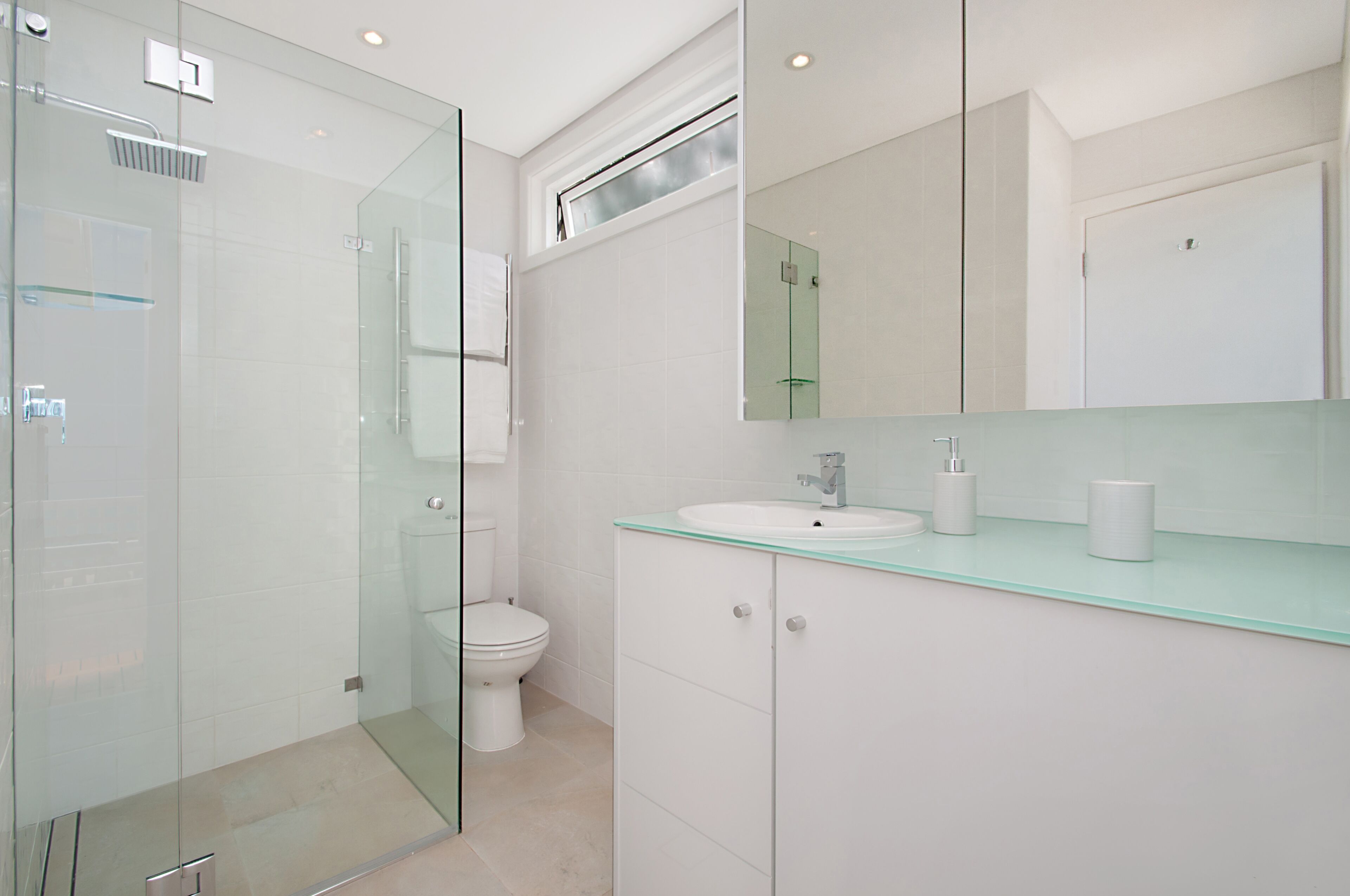 The Oriana - Iconic Luxury Beach Penthouse — image 11