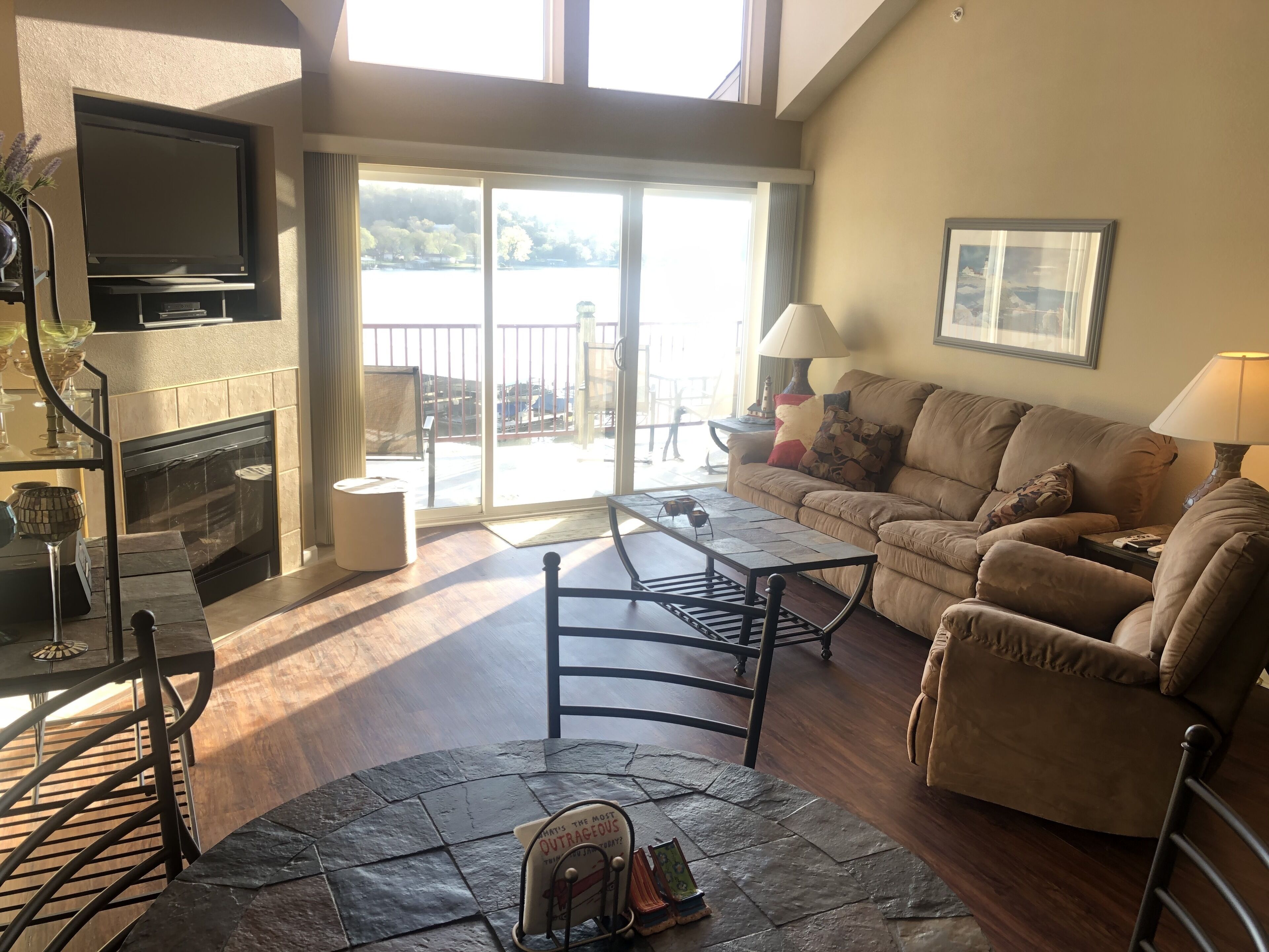 Fully Furnished 3 Bed Room, 2 Baths Plus  Loft (Sleeps 6 In Queen Beds) Condo