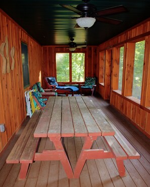 Dining - Think Snow! Liberty Ski Resort 5 minutes Away! Time to plan a winter getaway! (Fairfield)