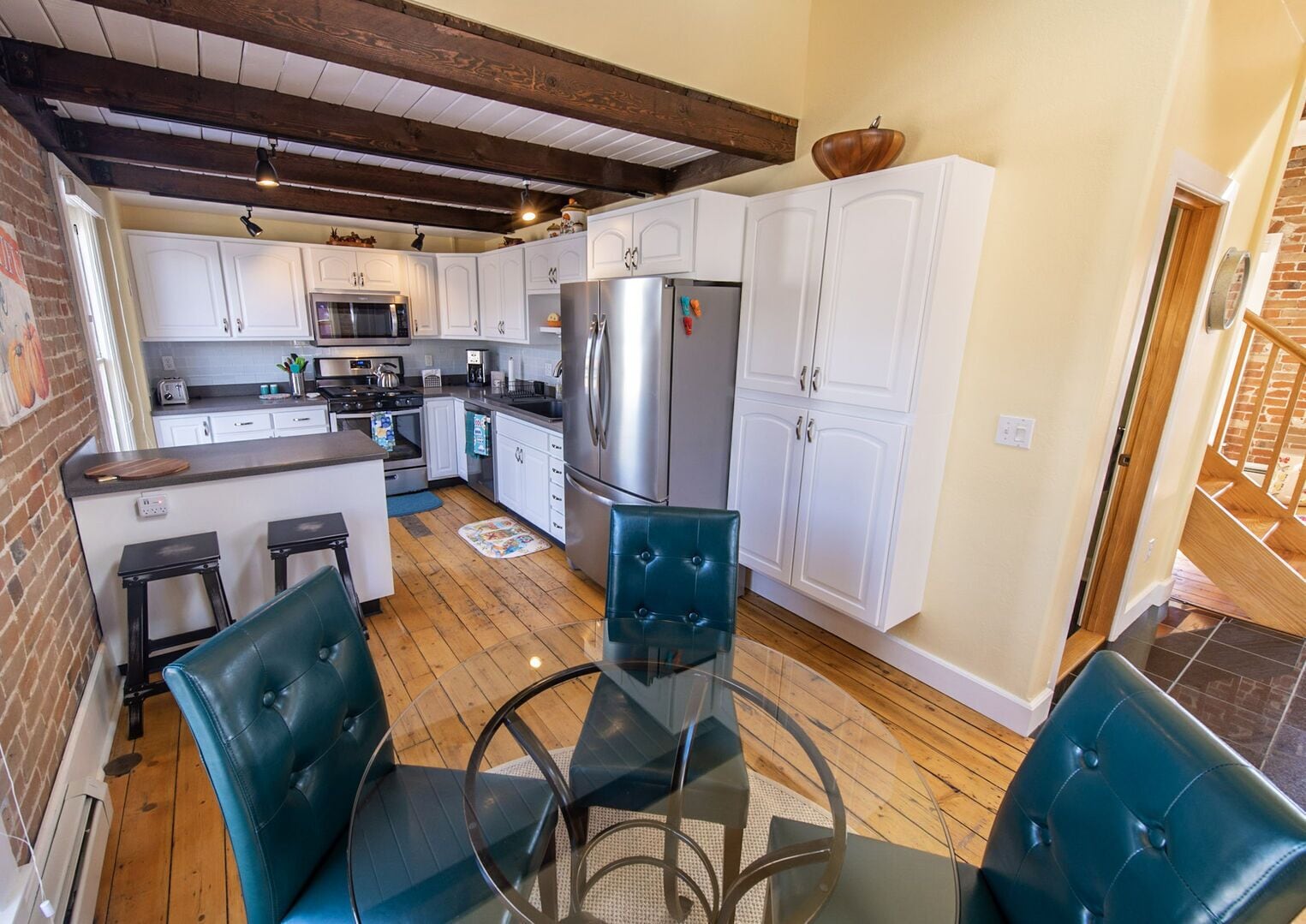 Salida Chic-2 BDR, 1.5 BTH-downtown Salida, large private deck w beautiful views