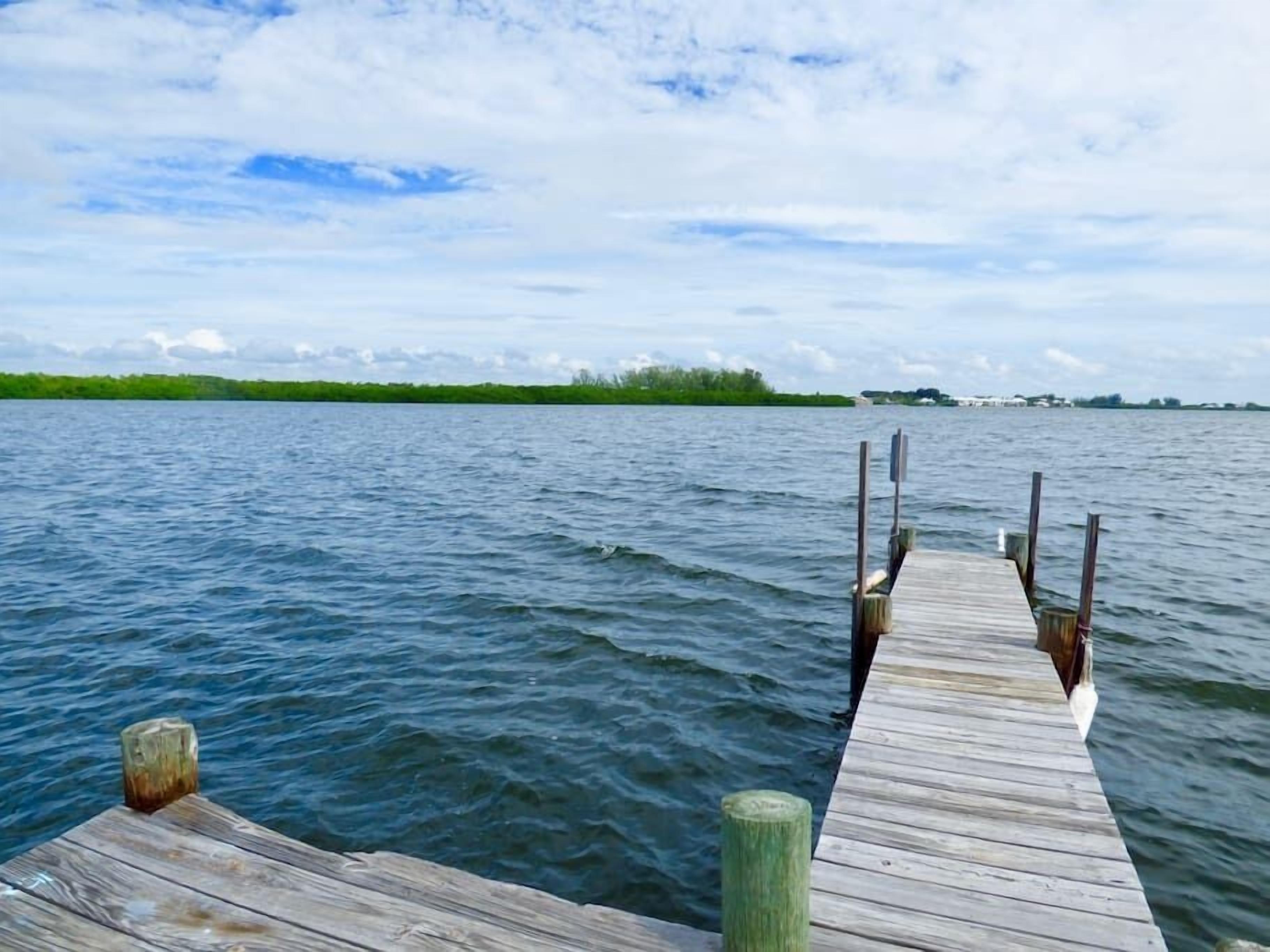 Island Sunrise: Family Friendly Bayview  Cottage!