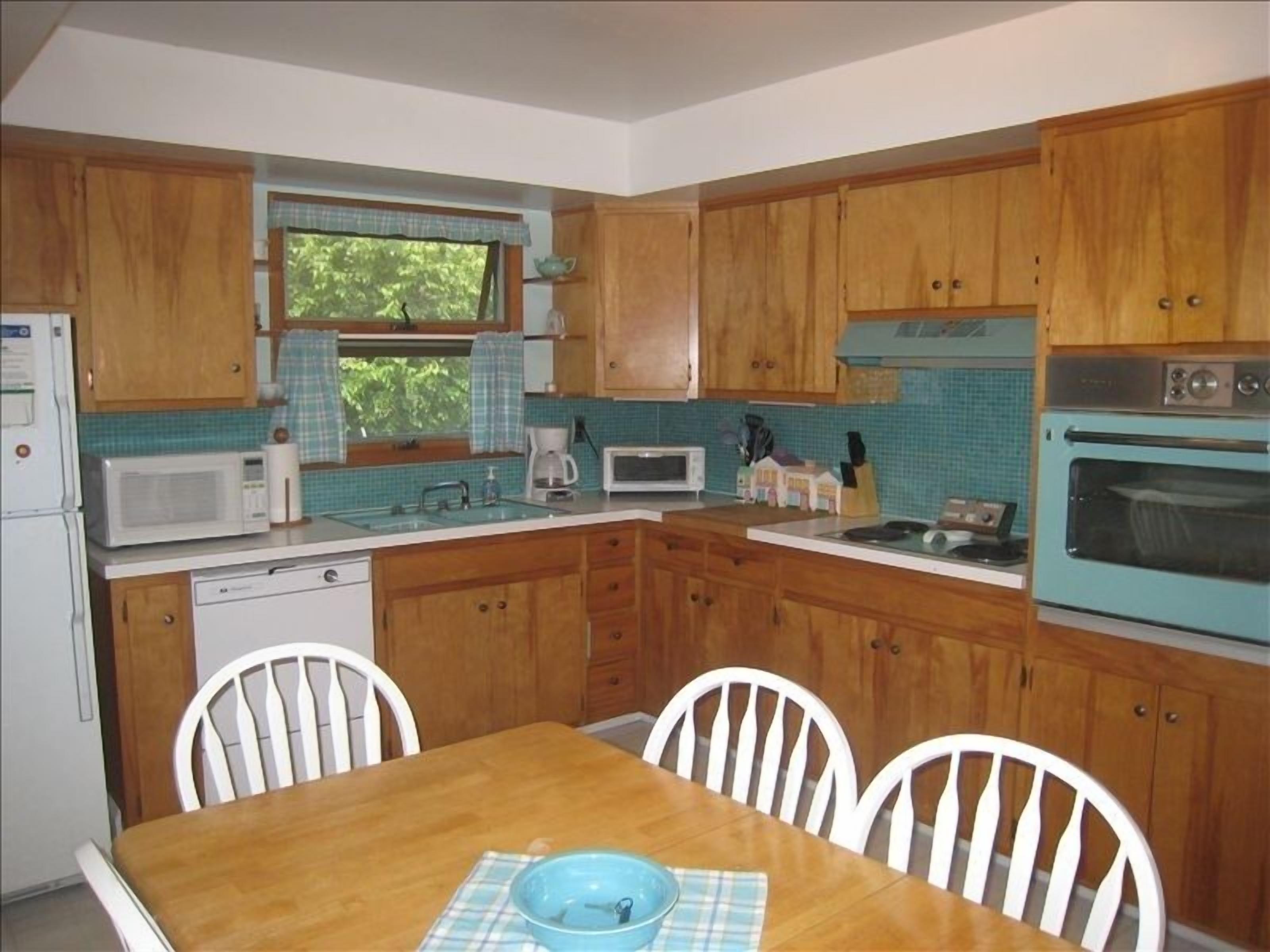 Cozy Lakefront Home on Beautiful Crystal Lake, Minutes from Elk Mountain