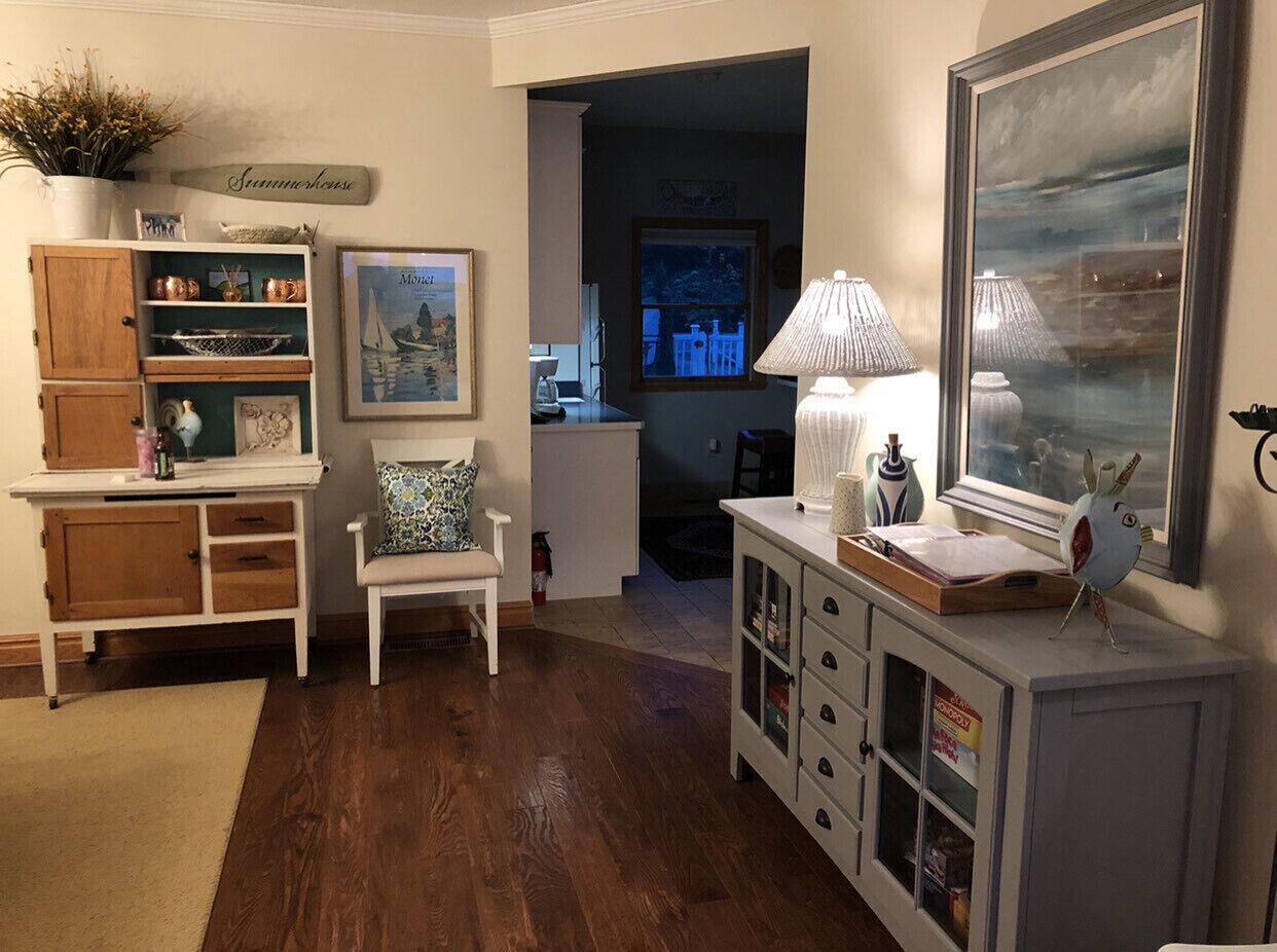 Chautauqua Lakefront Home! REMODELED! 5 bdrm/ 3 full bath; 4 night min (Oct-May)