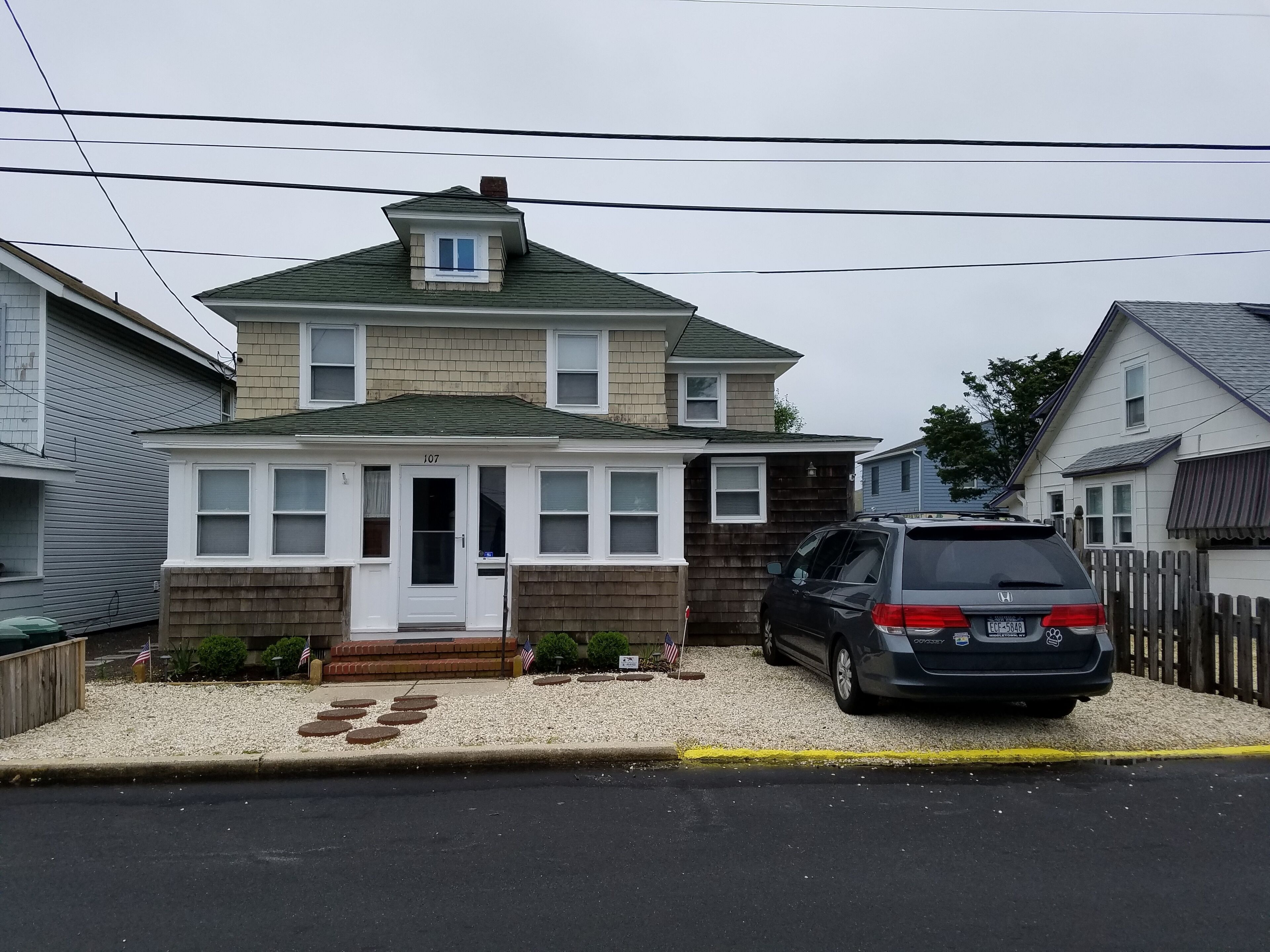 Family Friendly 4 Bedroom 2 Bath Shore House 7th House From The Beach!  