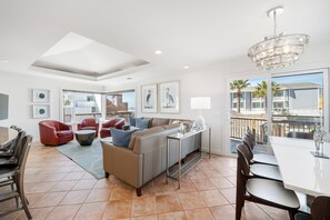 Smart-TV og stereoanlegg