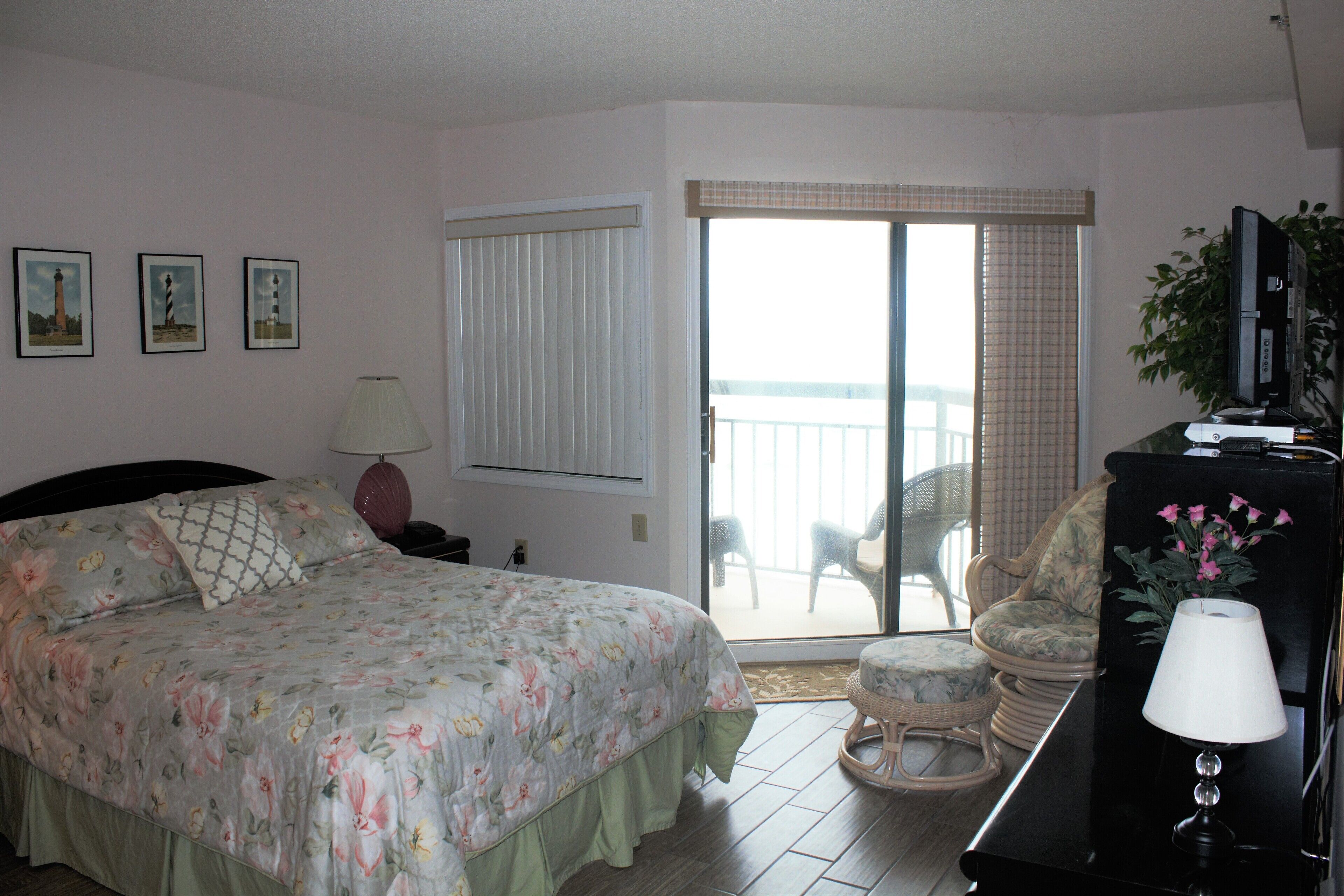 2 BR/2 BA Ocean Front Condo  Fabulous Views & Location(805) NEWLY RENOVATED 2021