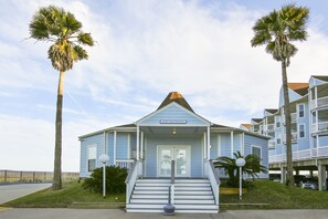 Exterior - On the Beach... Balcony with Expansive Gulf and Sunset Views (1202) (Galveston)