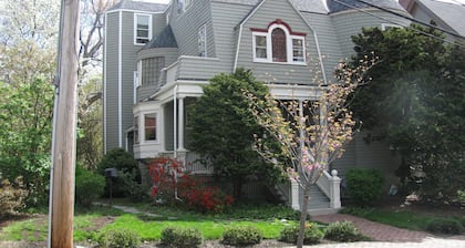 1891 Victorian Home Near Harvard