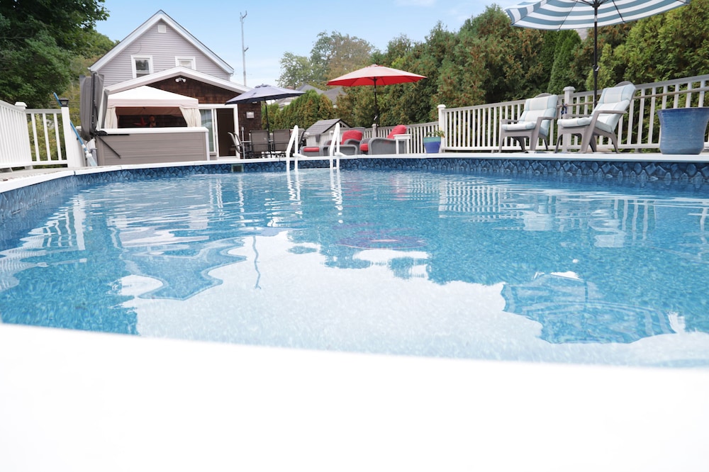 Jamestown: Cozy Family-friendly Cottage in the village. sleeps 6