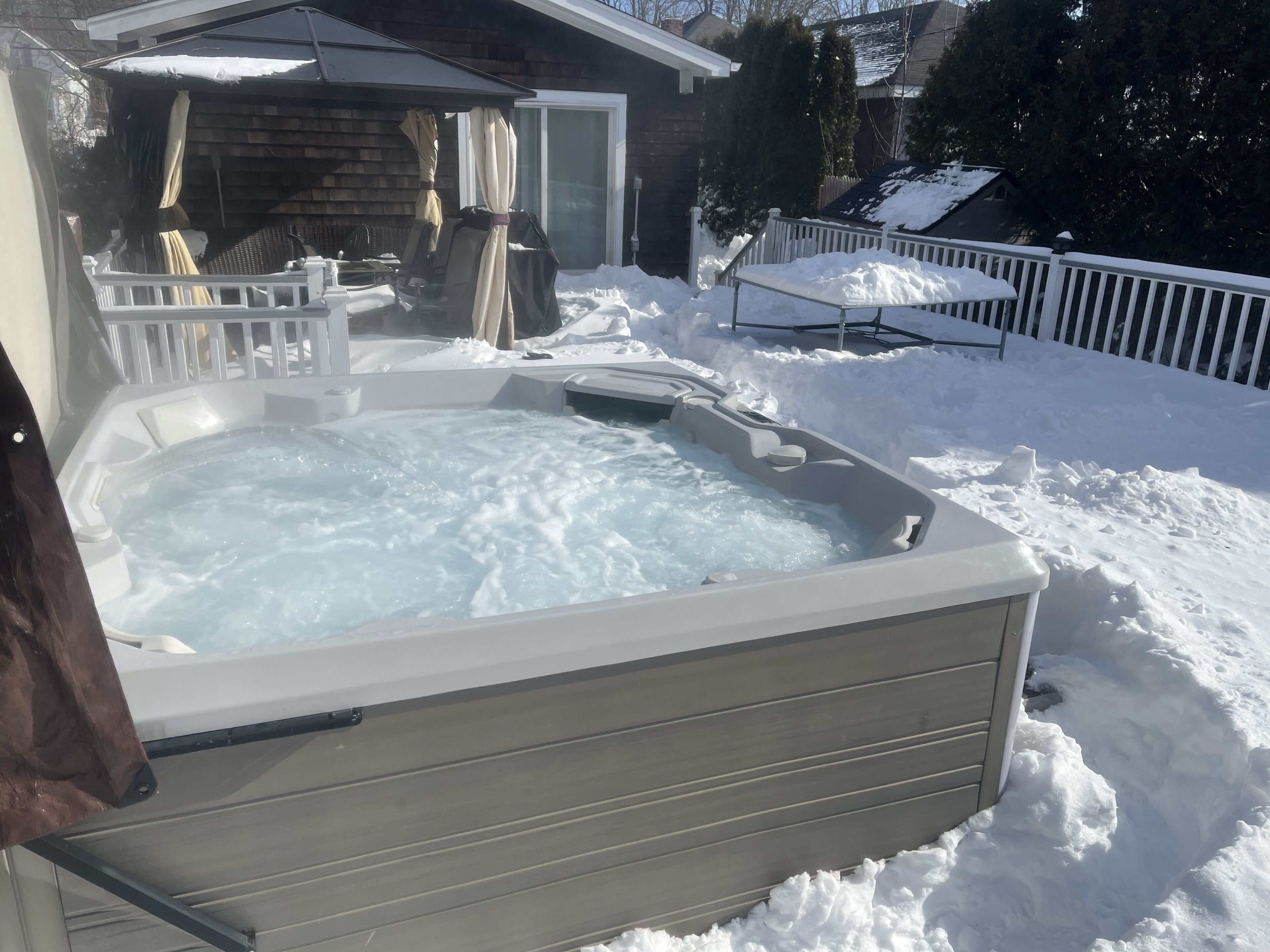 Baignoire à remous extérieure
