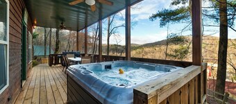 Above the Rest | 2BR | Helen | Hot Tub | MountAin Views