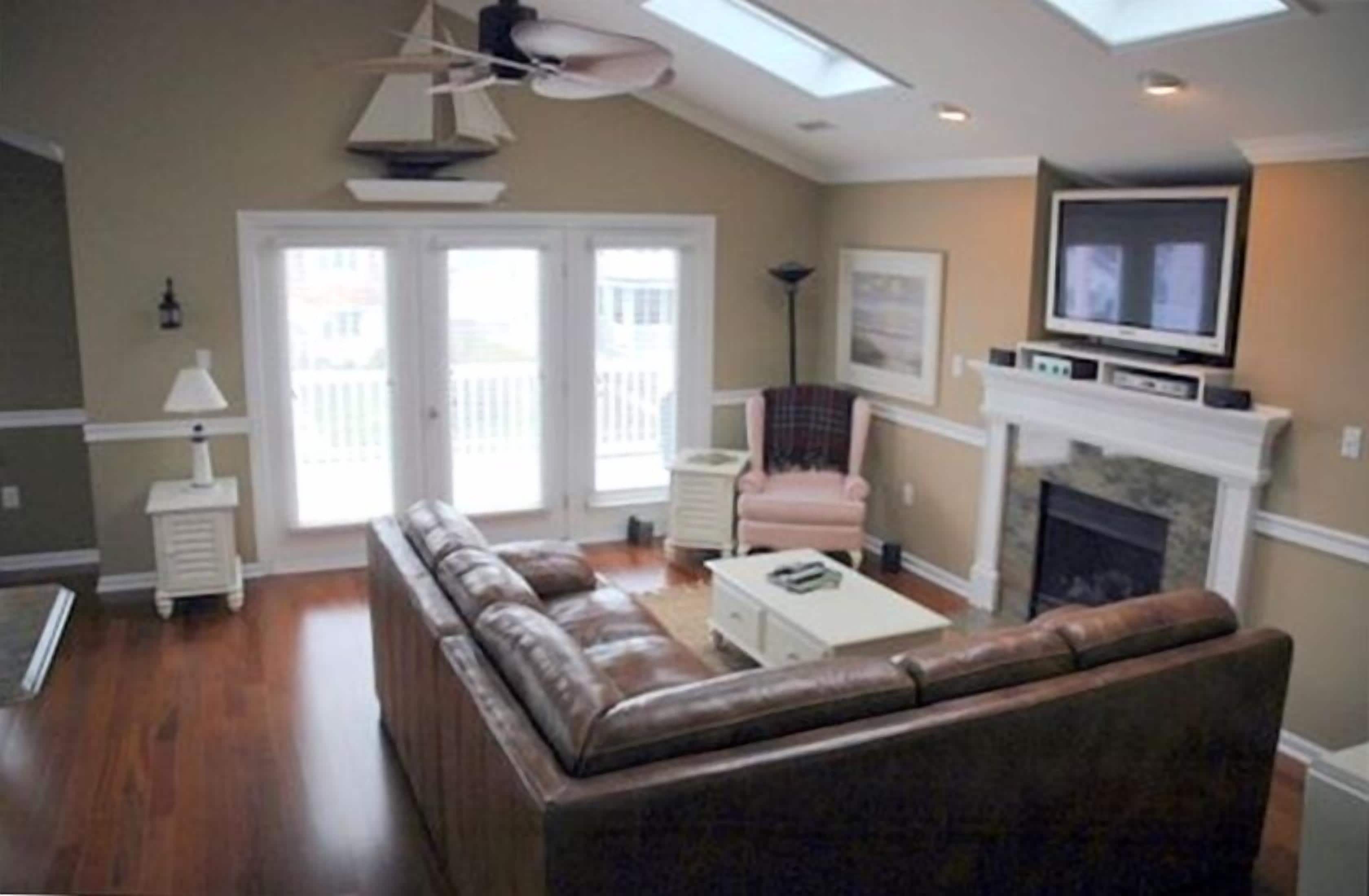 4 BR/2 BA - Plasma Hdtv - Granite Kitch - Wireless Internet