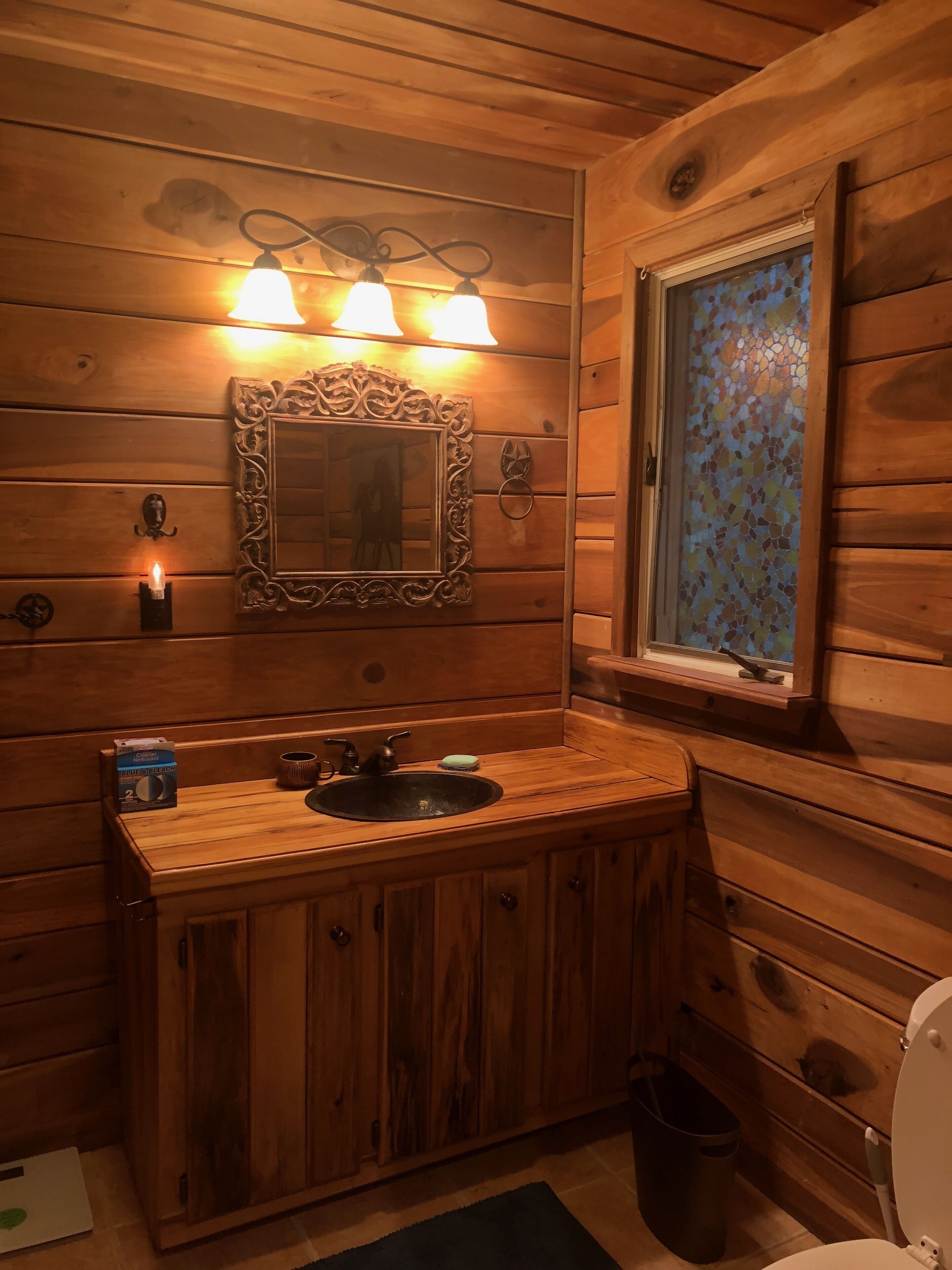 Unique farm guest house close to Chattanooga, TN- great for families and dogs