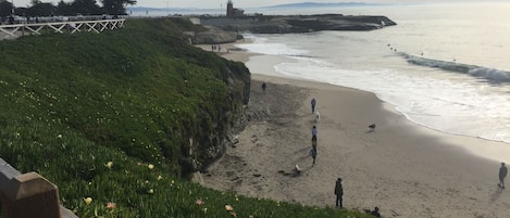 Sur la plage, serviettes de plage