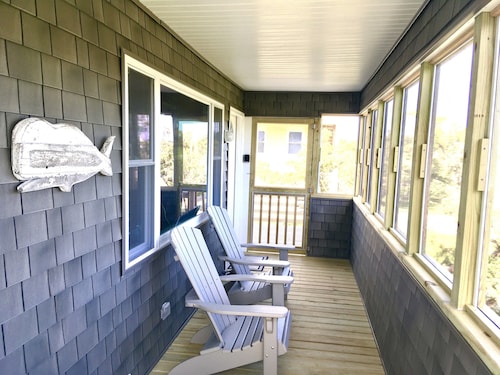 Cozy Beach Cottage!  Pet Friendly!  Booking now for 2025 and 2026!