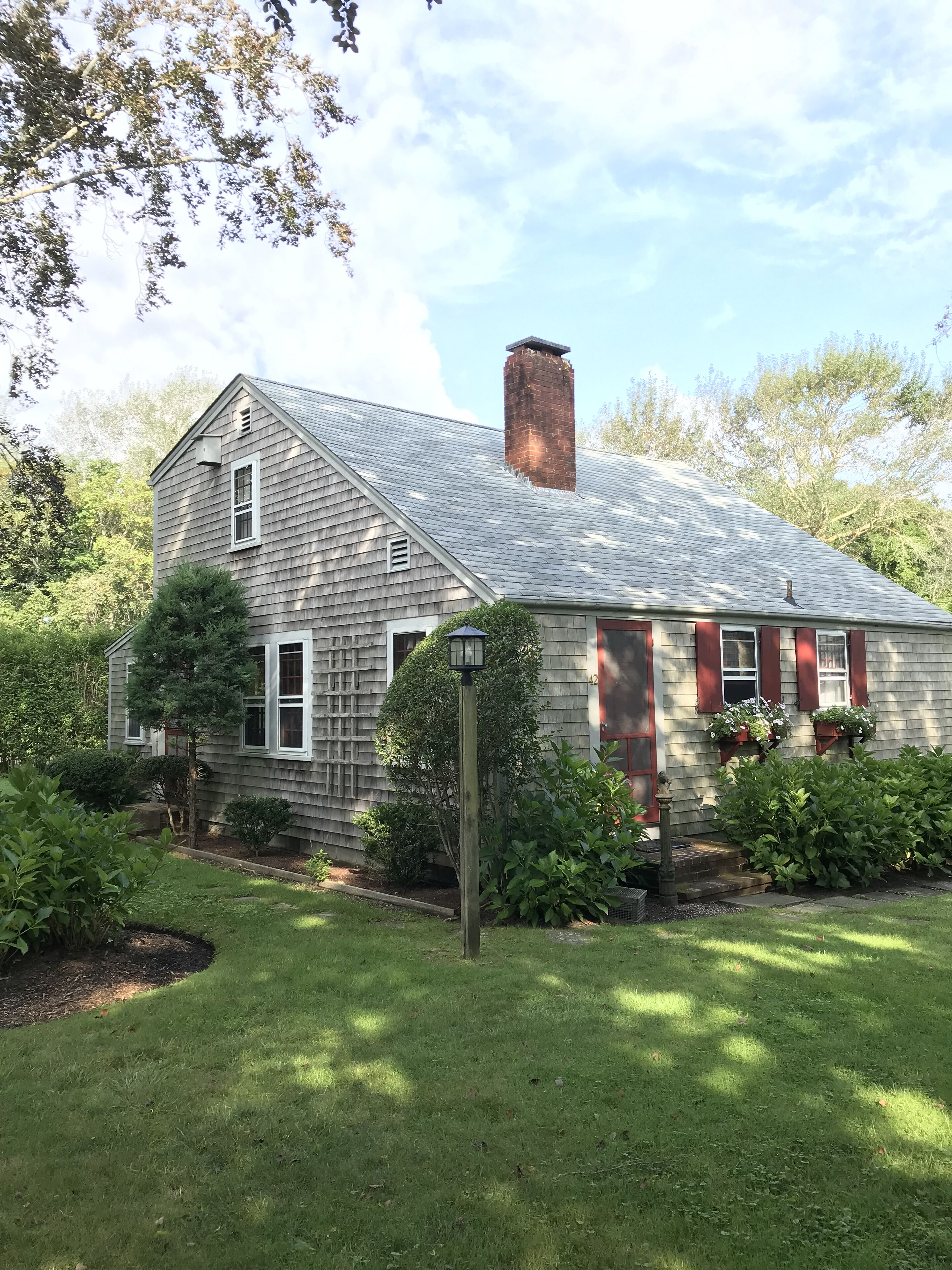 Idyllic Classic Cape-style House, Walk to Town and Beaches, Perfect for Families