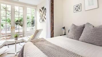 1 habitación, tabla de planchar con plancha, wifi y ropa de cama