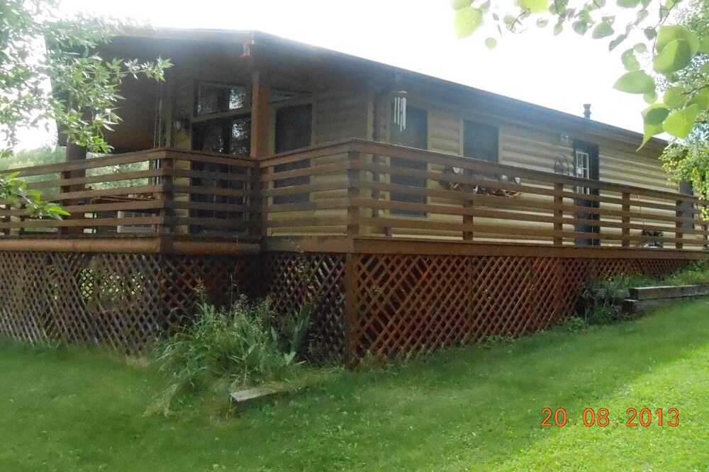 Comfortable Home Away From Home. Minutes Away From Premier Outdoor Recreation.