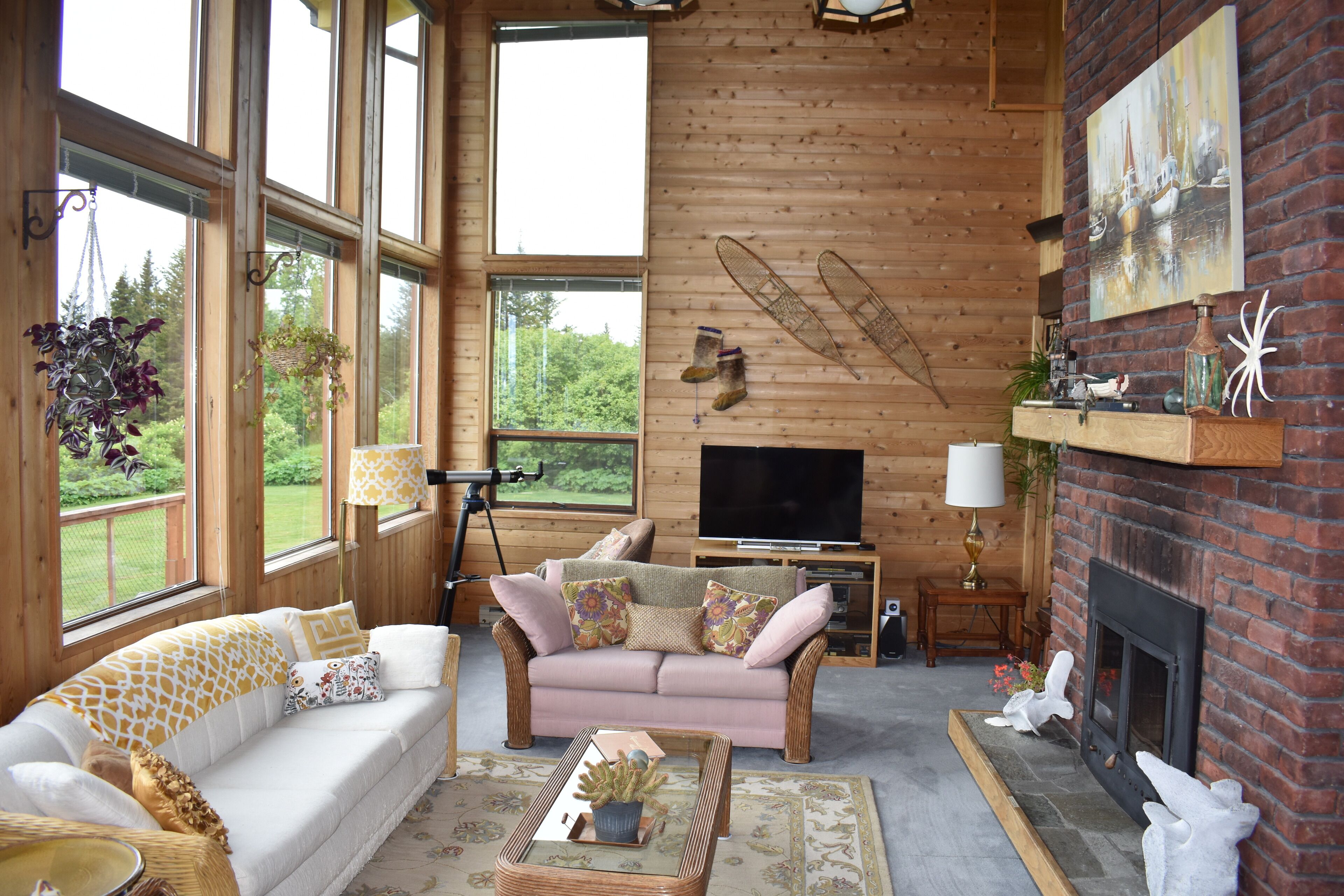 Aurora JEWEL: SERENE with panoramic STUNNING VIEWS, delightful FAMILY retreat