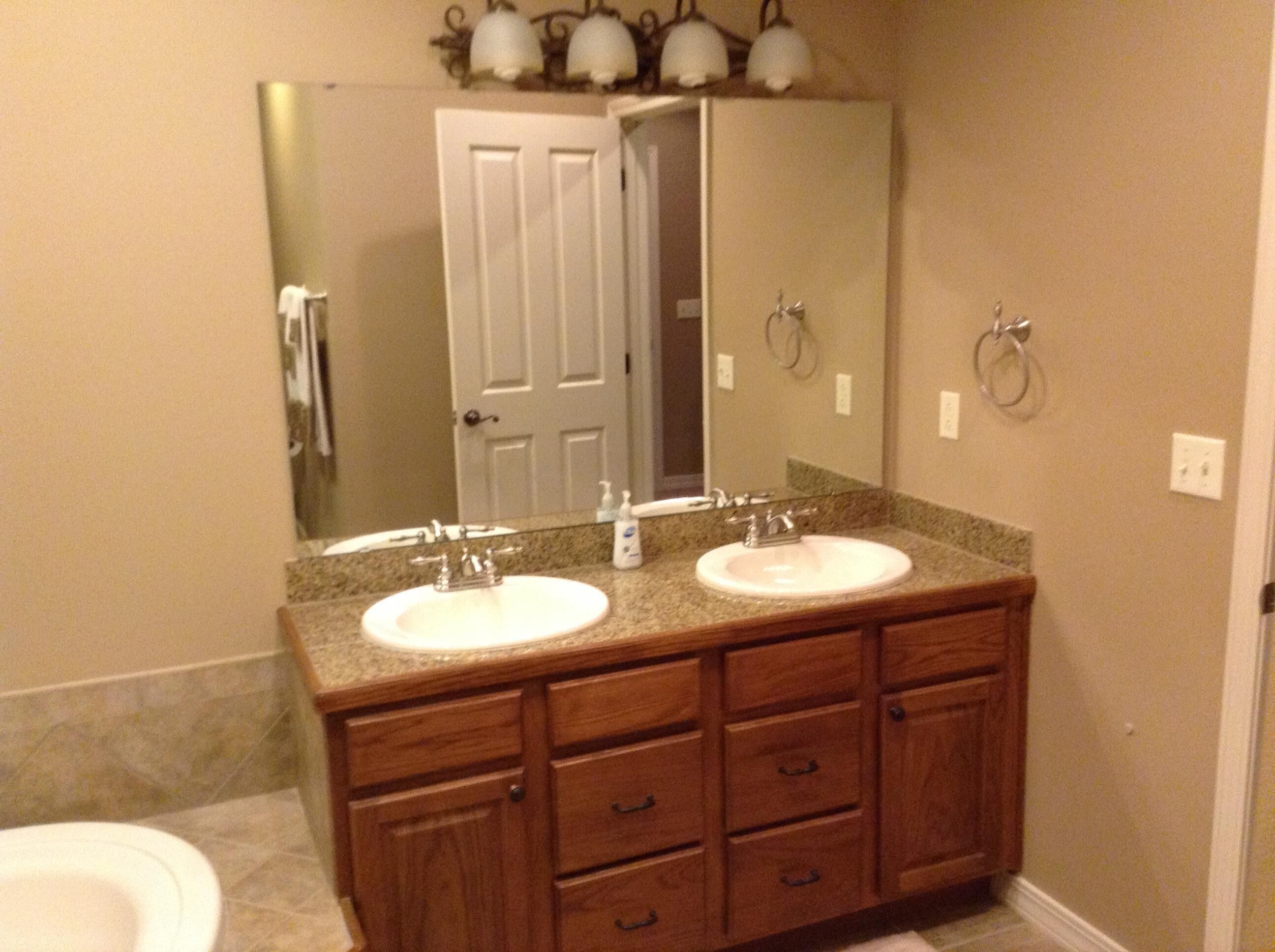 Branson's Finest Lake Front Condo at Emerald Pointe,  2bd, 2BA on ground floor.