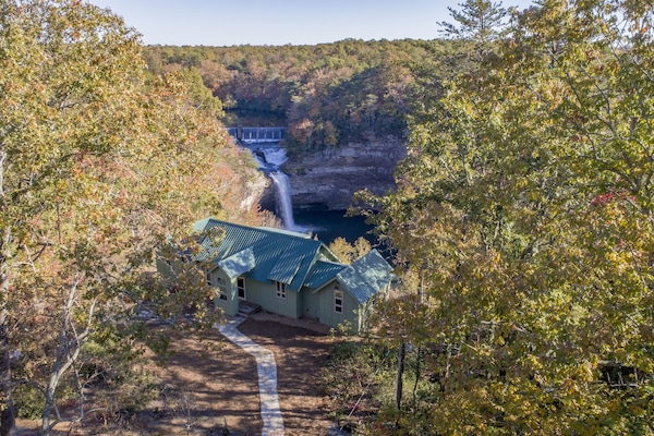 THE FINEST LOCATION in MENTONE, ALABAMA
VRBO.com/1213591
ATOP LOOKOUT MOUNTAIN