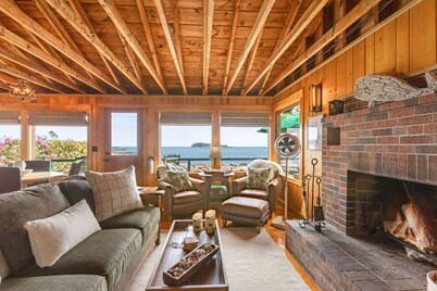 The Moonlight Cottage: At The Water's Edge With Beaches And Atlantic Views