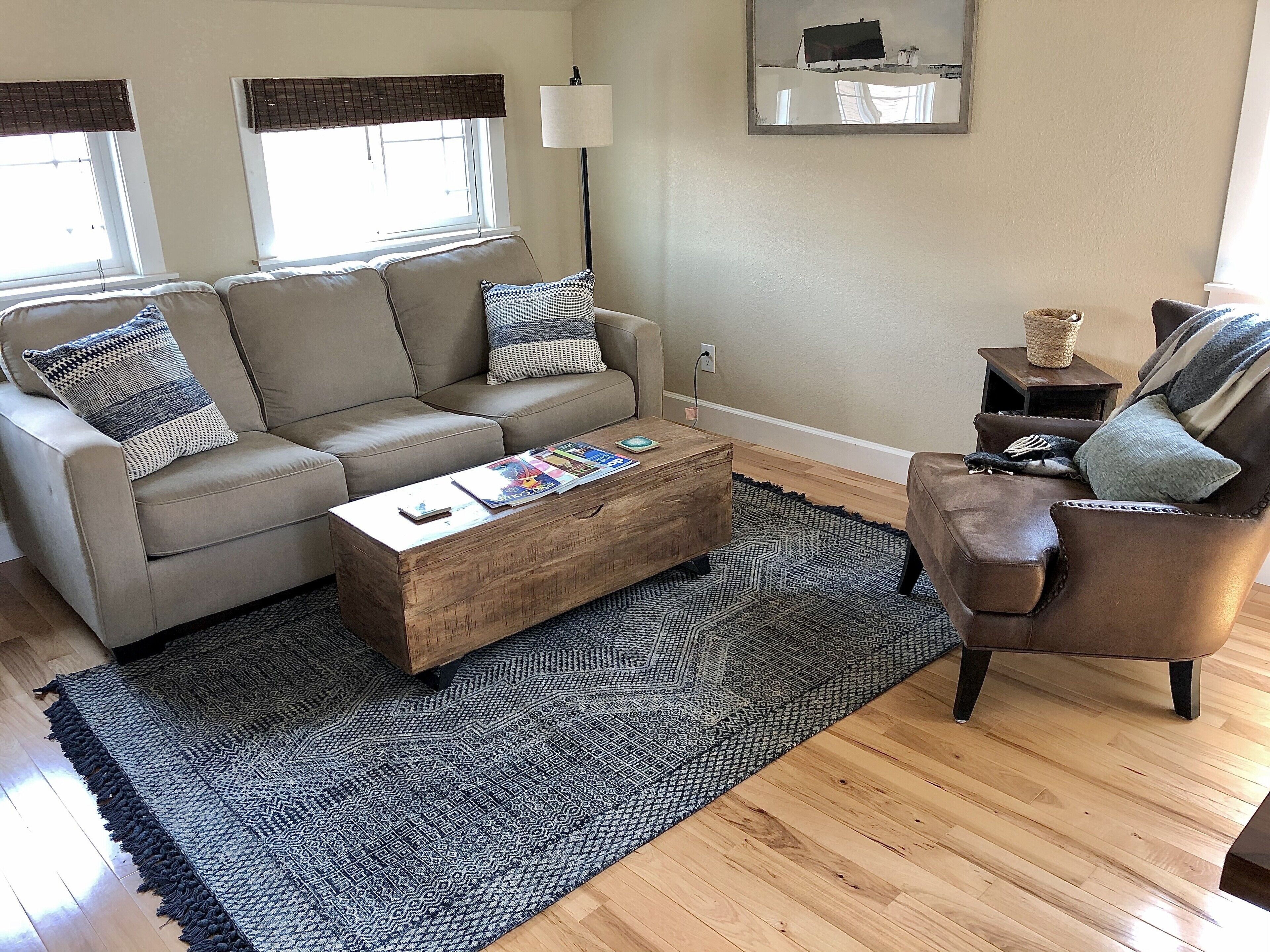 Charming Carriage House Retreat or Temp Corporate Housing 