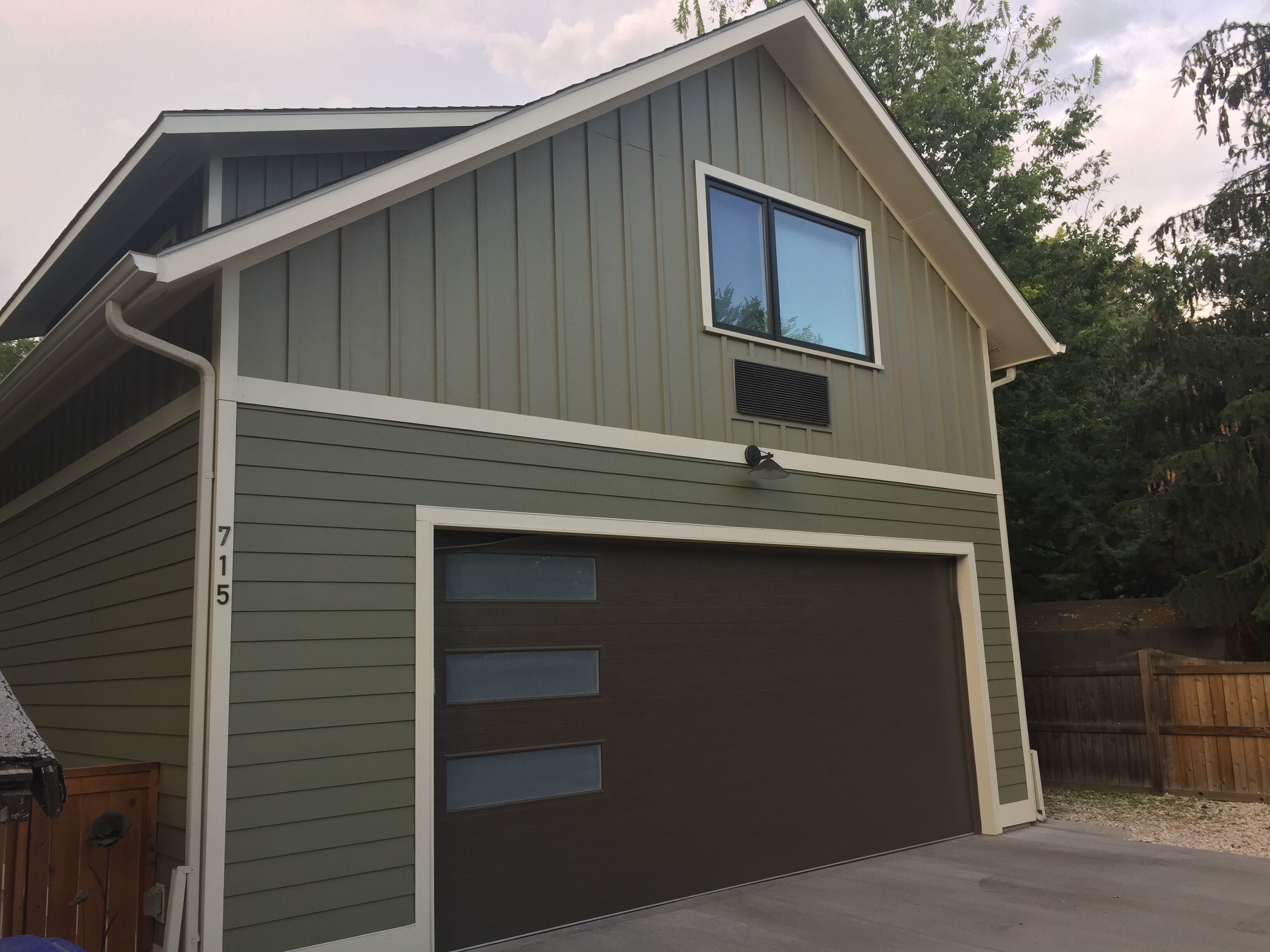 Modern Loft on Mountain Avenue in Old Town