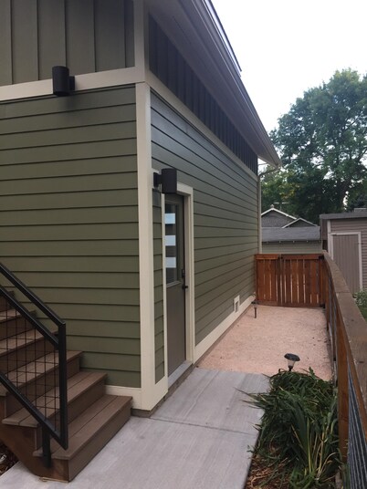 Modern Loft on Mountain Avenue in Old Town