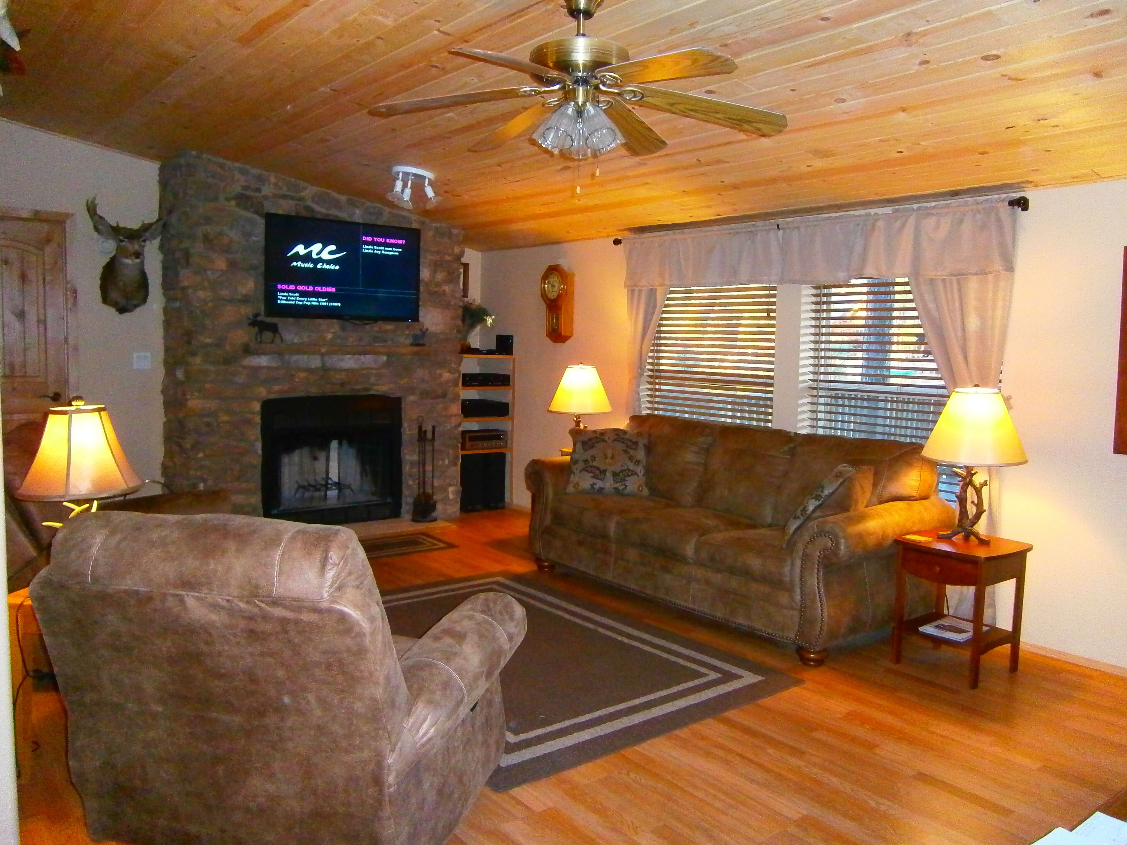 LAKEFRONT CABIN ON RAINBOW LAKE with 5 Boats, 3 Kayaks, a Canoe and a 36 ft Pier