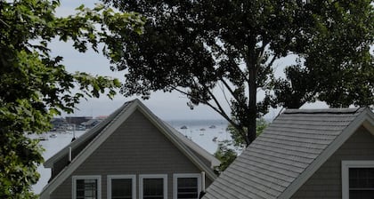 New prices, summer getaway at Seashore Cottage, Great Views and cozy fireplace