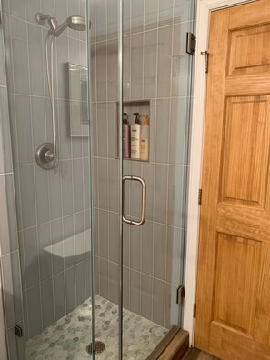 Combined shower/tub, hair dryer, towels, soap - Top Rated Creekside Gem Is Steps From Free Bus To Skiing, Shopping, & Dining! (Vail)