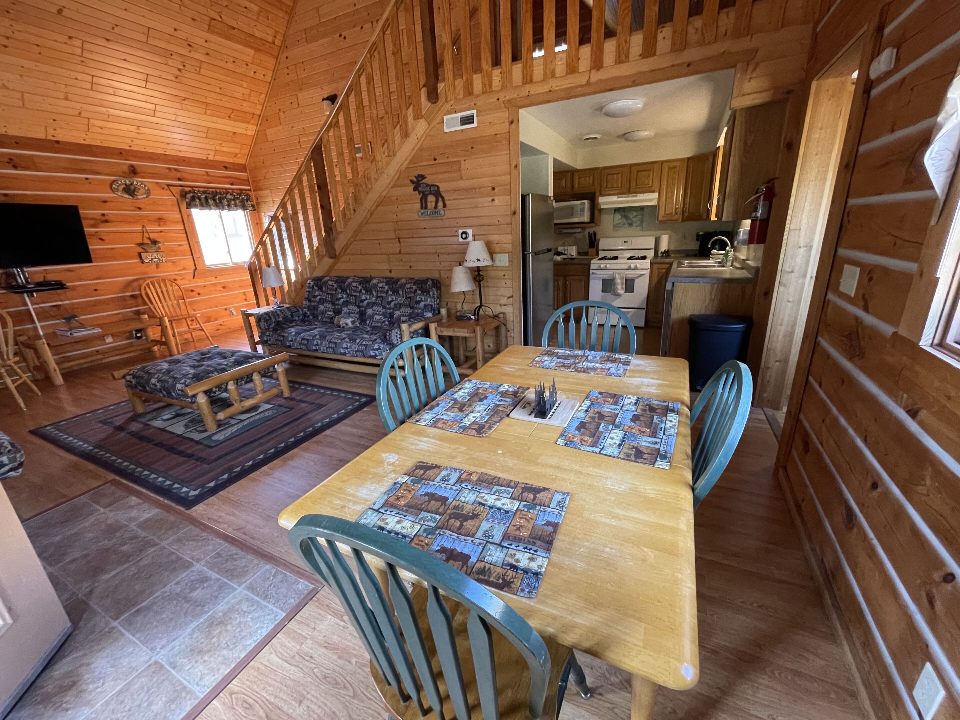 Cozy Villa next to Jellystone - 3 Bears Lodge Water Parks - 3 bedrooms