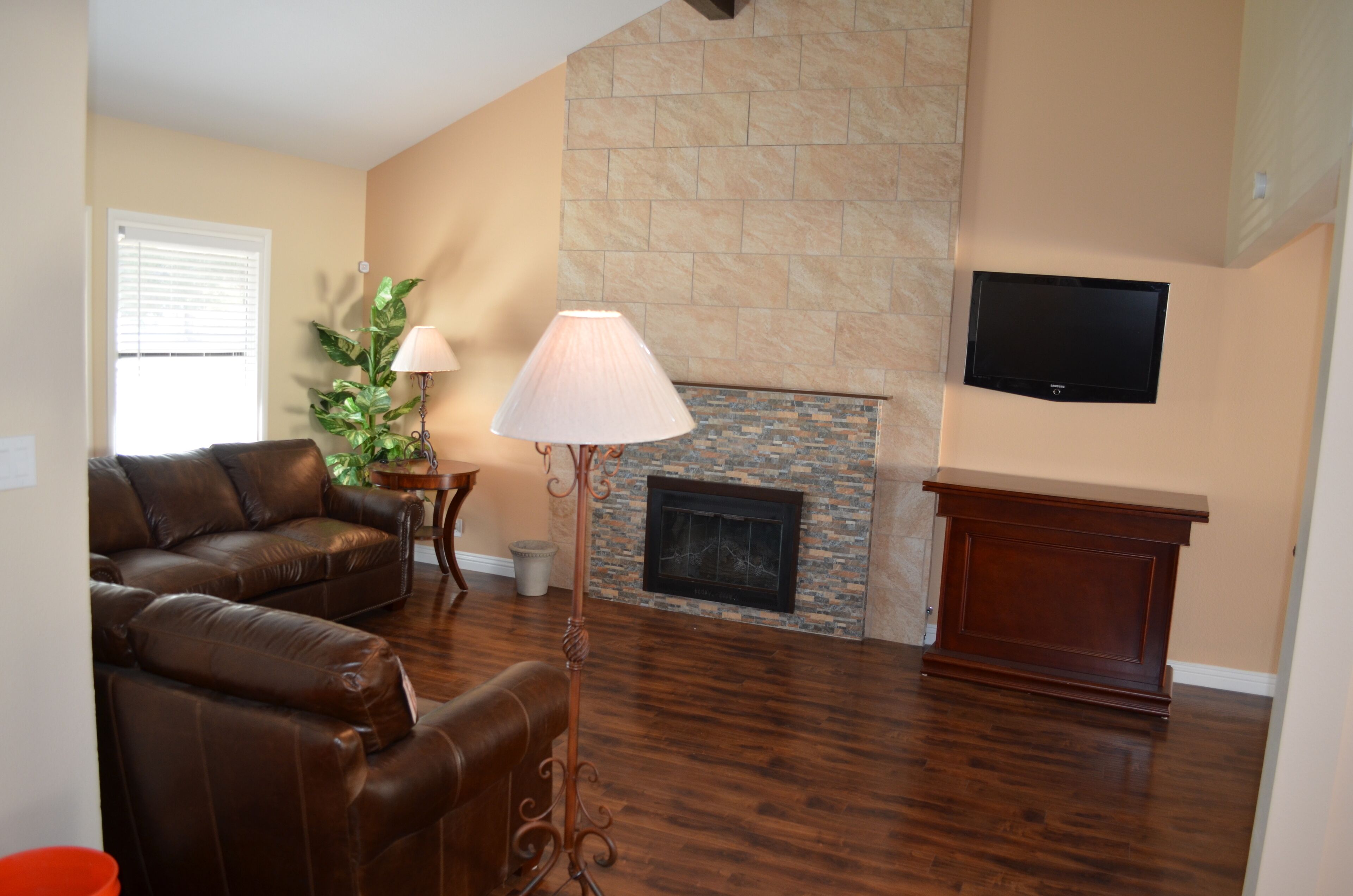 Beautifully Remodeled Home, Awesome Game Room, RV Parking,  3 Miles To Strip!