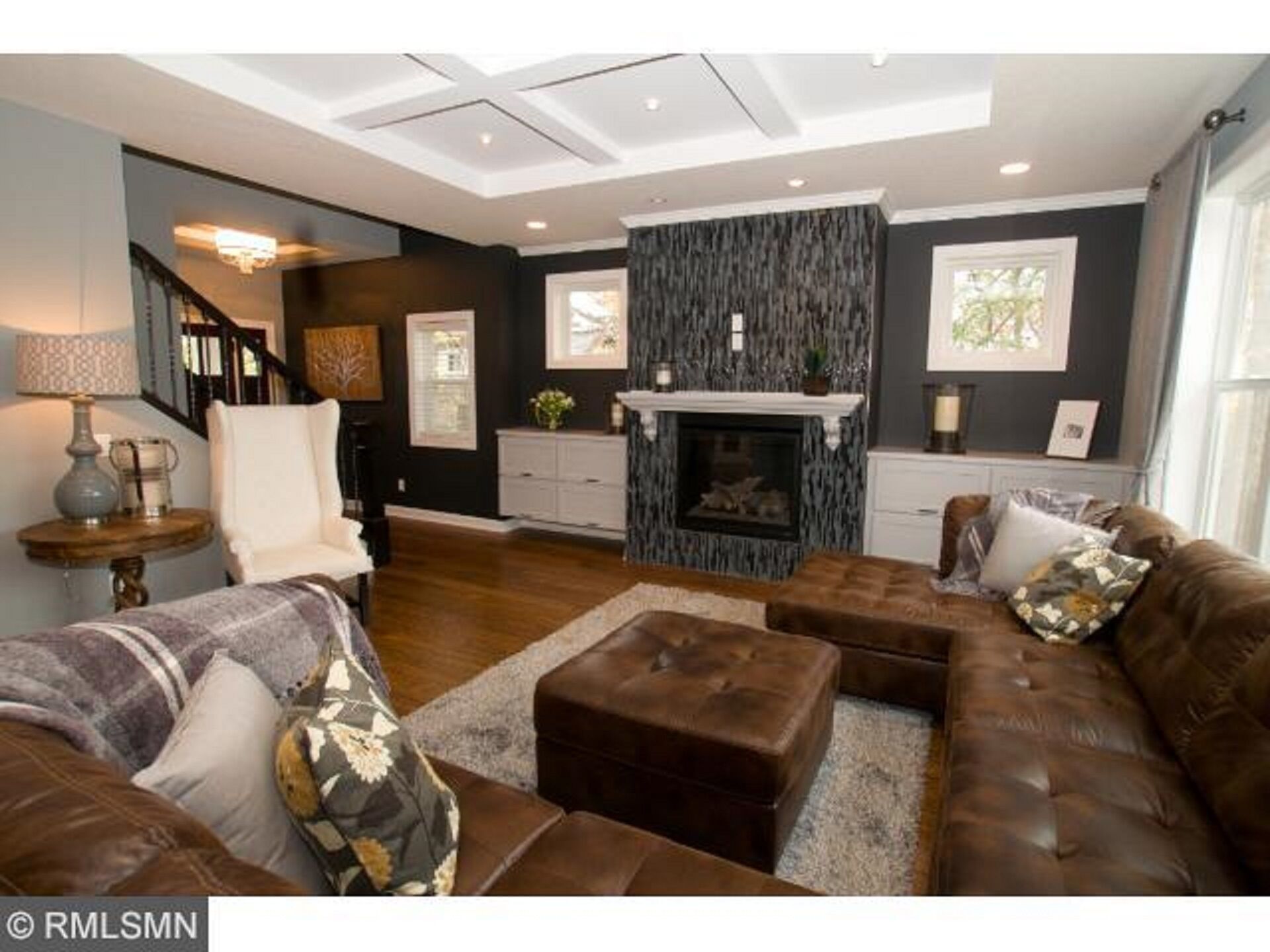 Walk to Downtown Wayzata for Coffee, Shopping and  Great Night Life!!