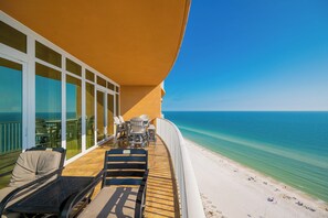 Outdoor dining - Modern 4 bedroom Condo - Phoenix Orange Beach 1701 (Orange Beach)