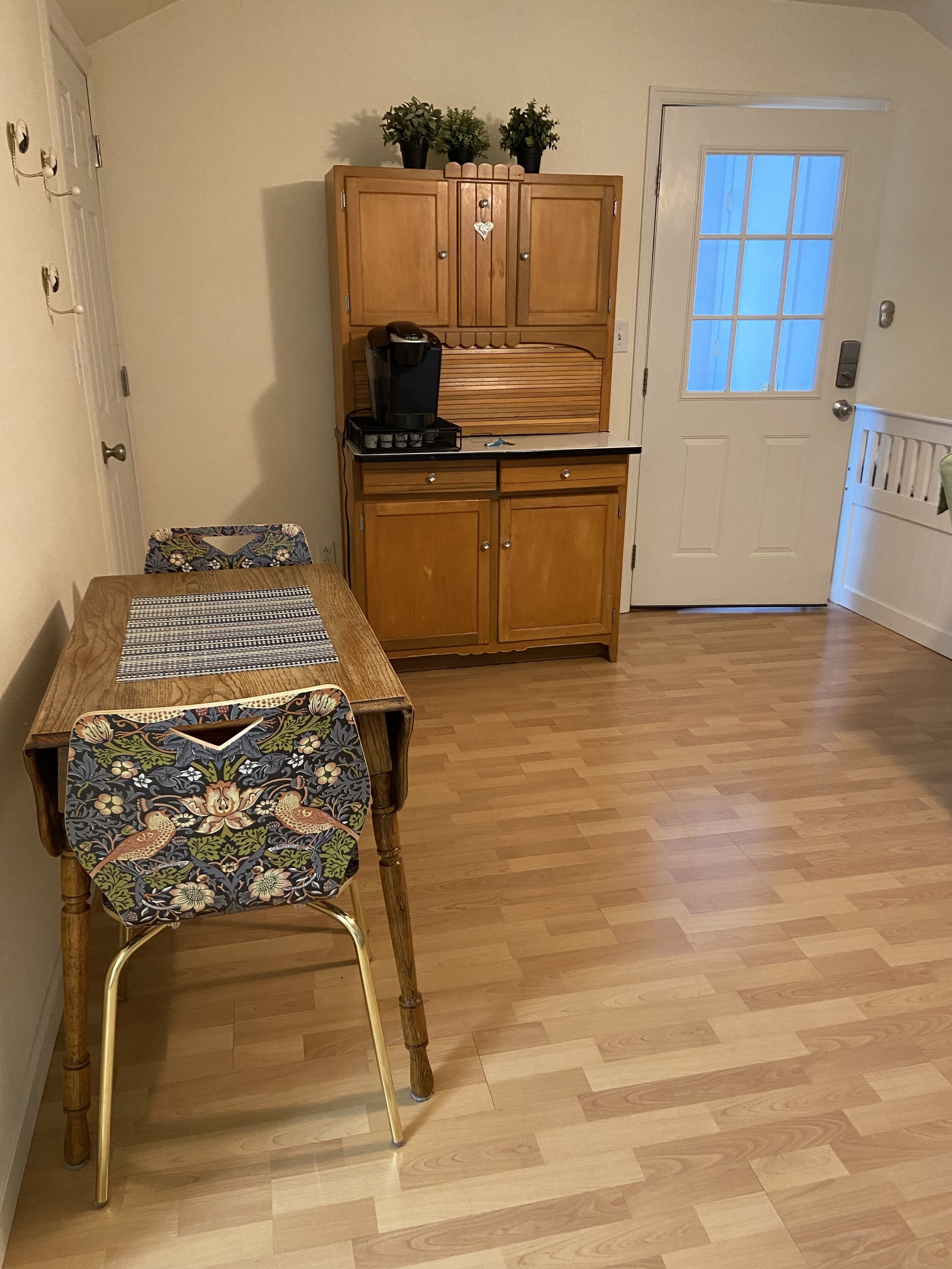 Historic Old Town Longmont Carriage House Loft