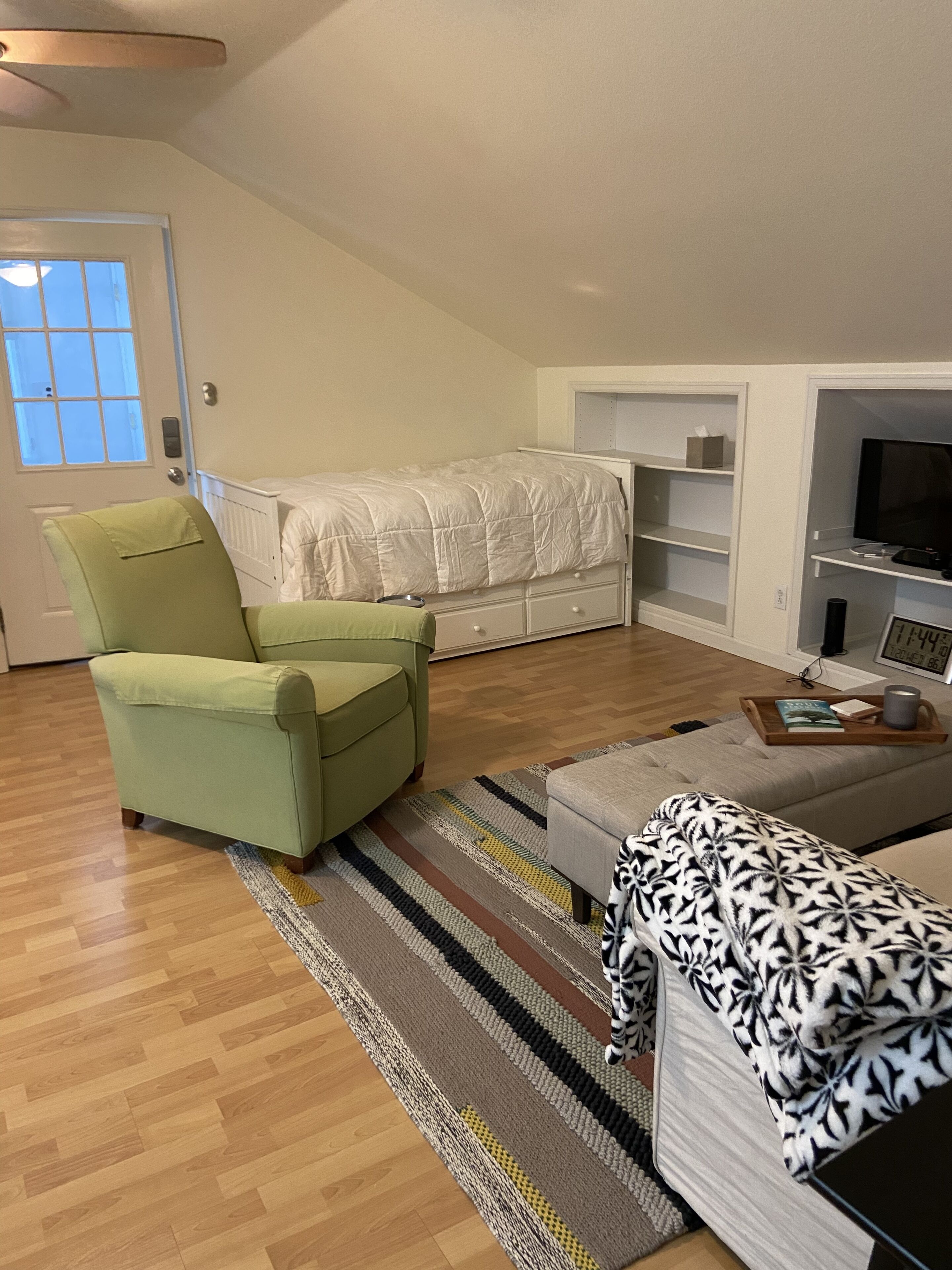 Historic Old Town Longmont Carriage House Loft