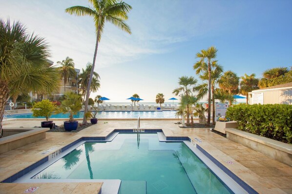 Outdoor pool, a heated pool - Henry's Piece of Paradise on the Ocean in Key West - Weekly / Nightly (Key West)
