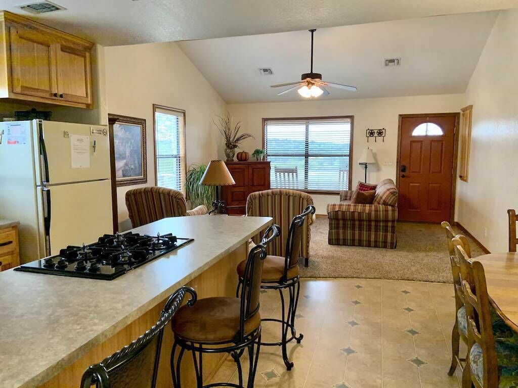 Mountain View Guest House Cabin- Located 10 miles from Enchanted Rock State Par