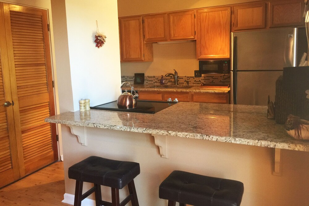 1.4 miles from historic Santa Fe Plaza, fast Wifi, HBO/Netflix. Welcome!<br>