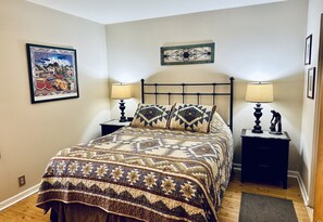 2 dormitoris, planxa i posts de planxar, wifi gratuïta i roba de llit 