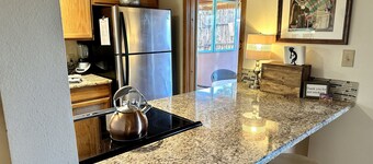 Perfect location for everything Santa Fe has to offer! Cool air conditioning