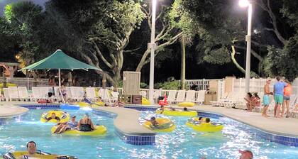 Oceanfront Complex, syksyviikot avoinna, 50 askelta rannalle, 12/3, vesipuisto